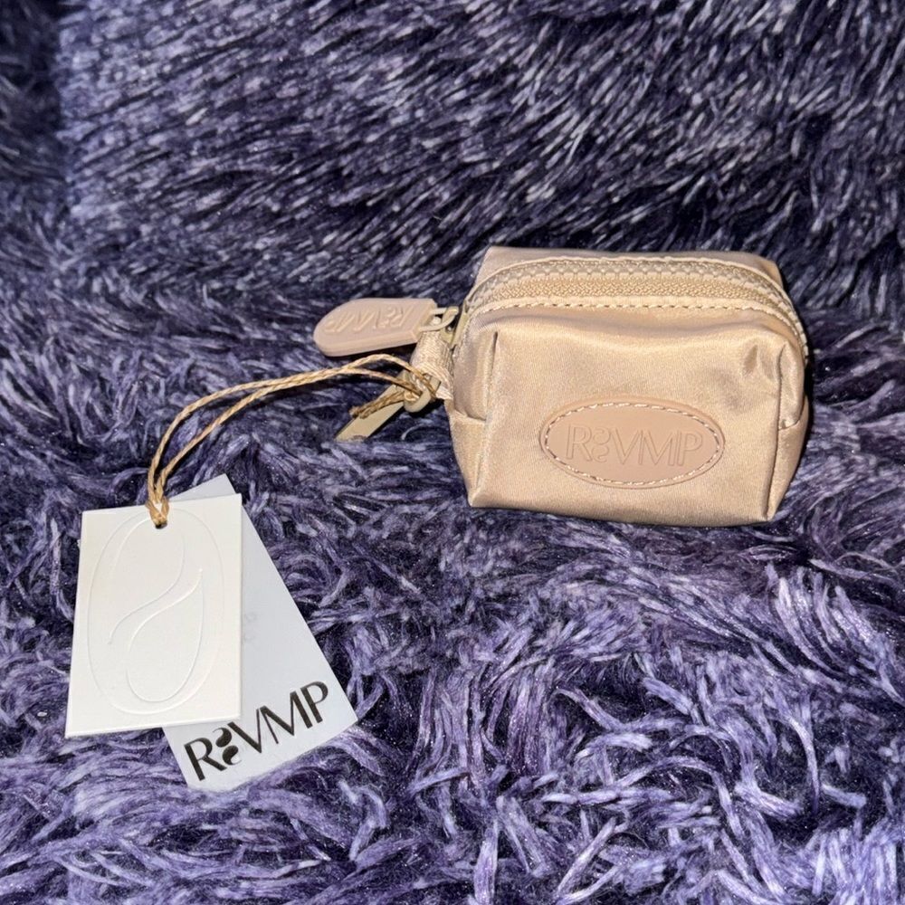 R,vamp DOVER PET POO BAG HOLDER